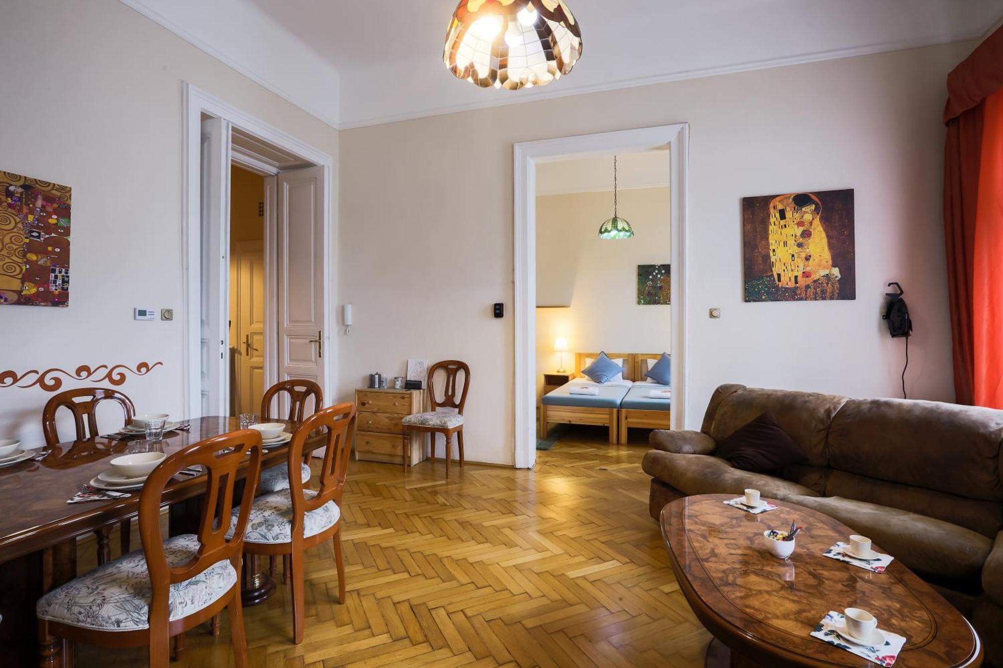 East Private Rooms - Budapest — Photos 1